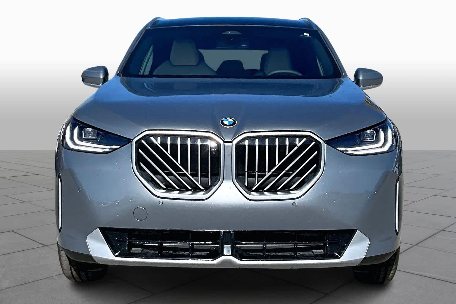 Used 2026 Skyscraper Grey Metallic BMW 30 xDrive image 3