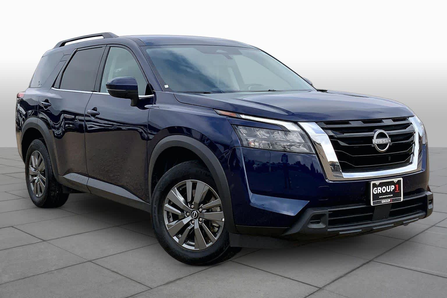 Used 2025 Deep Ocean Blue Pearl Nissan SV image 3