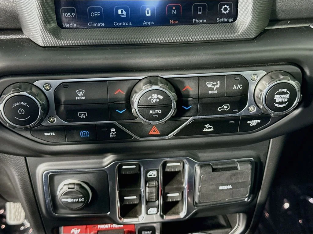 Used 2022 White Jeep Unlimited Rubicon 4xe image 15