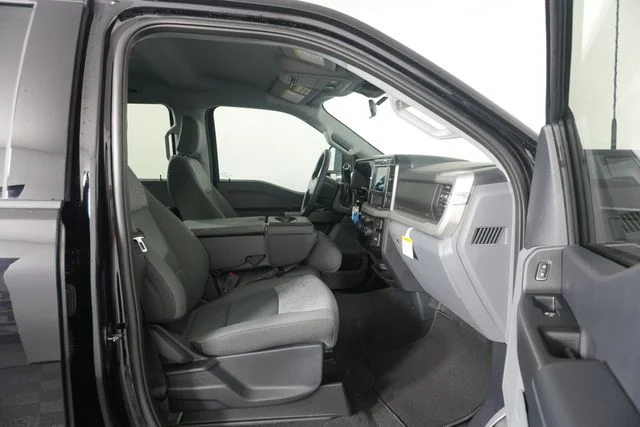 New 2026 Agate Black Metallic Ford F-250® XLT image 35