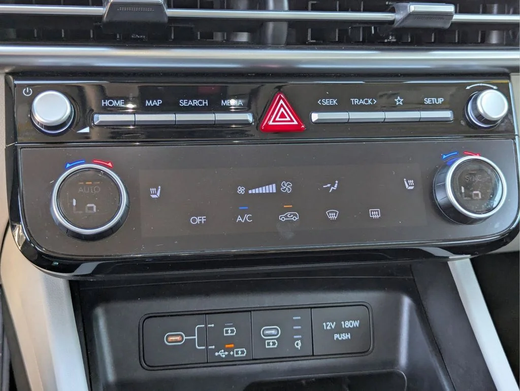 Used 2025 White Hyundai SEL Convenience image 19