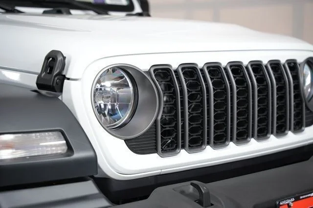 New 2026 Bright White Clear-Coat Exterior Paint Jeep Sport S image 51