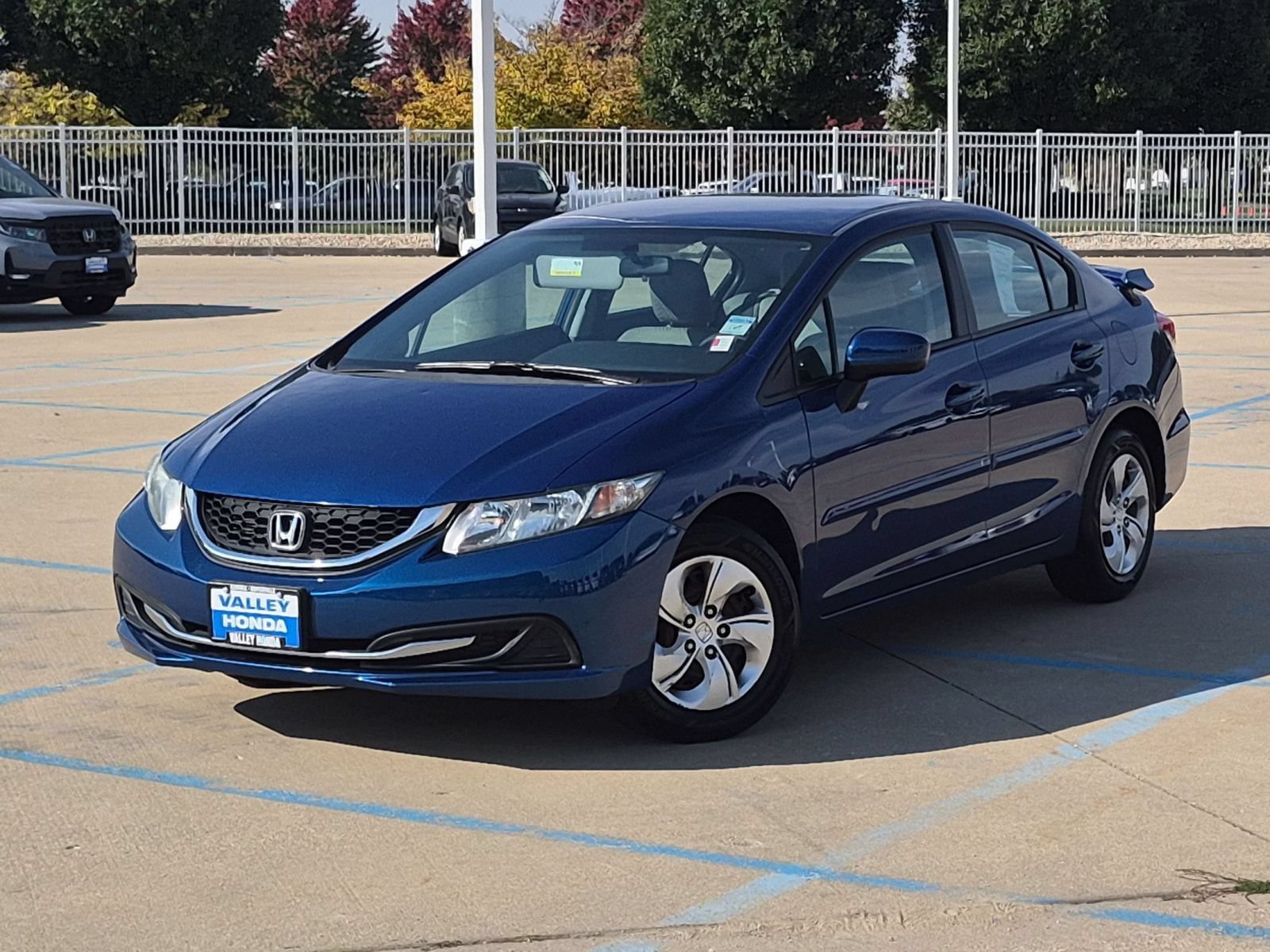 Used 2015 Dyno Blue Pearl Honda LX Sedan image 2