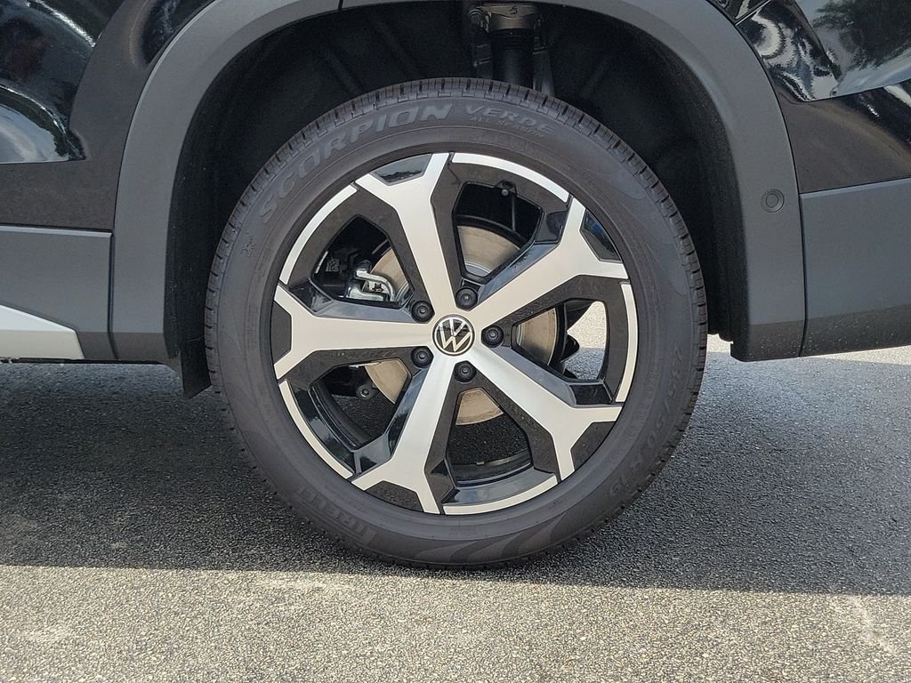 New 2026 Black Volkswagen 2.0T SE image 5