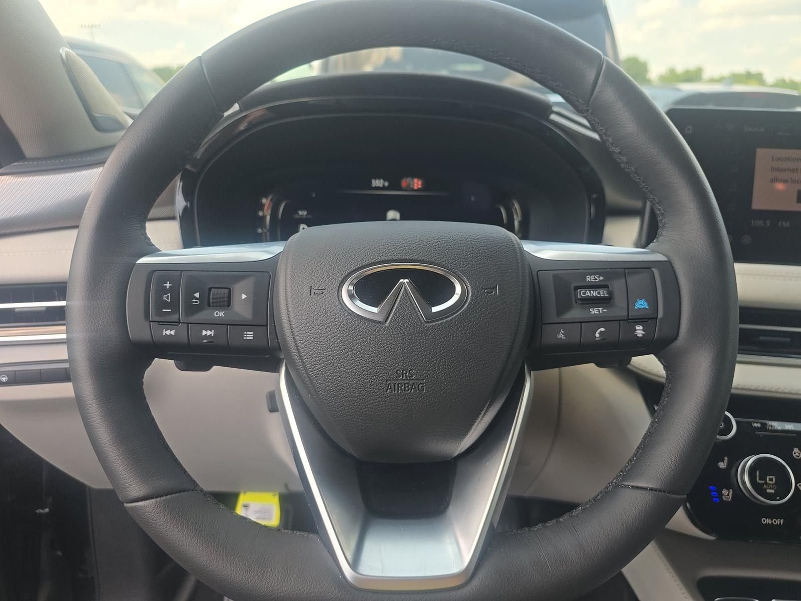 Certified Used 2026  INFINITI LUXE image 11