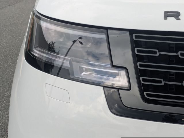 New 2027 Fuji White LAND ROVER  image 10