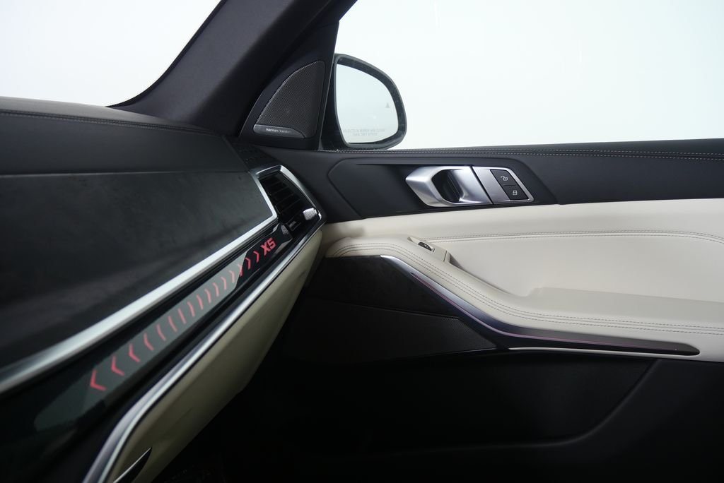 Used 2026 Black Sapphire Metallic BMW sDrive40i image 25