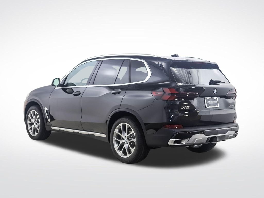 Used 2026 Black Sapphire Metallic BMW xDrive40i image 4