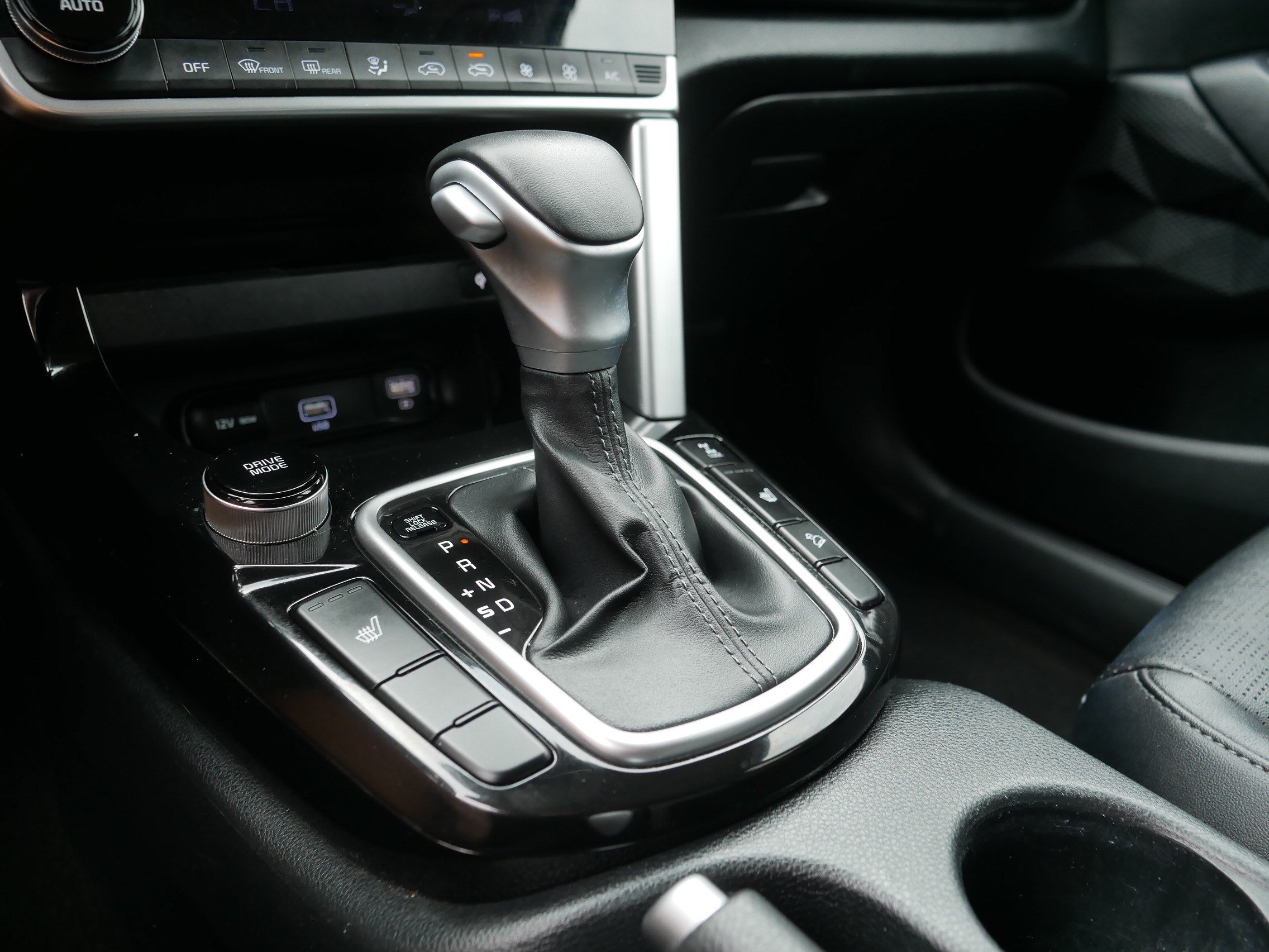 Used 2023 Snow White Pearl Kia EX image 24