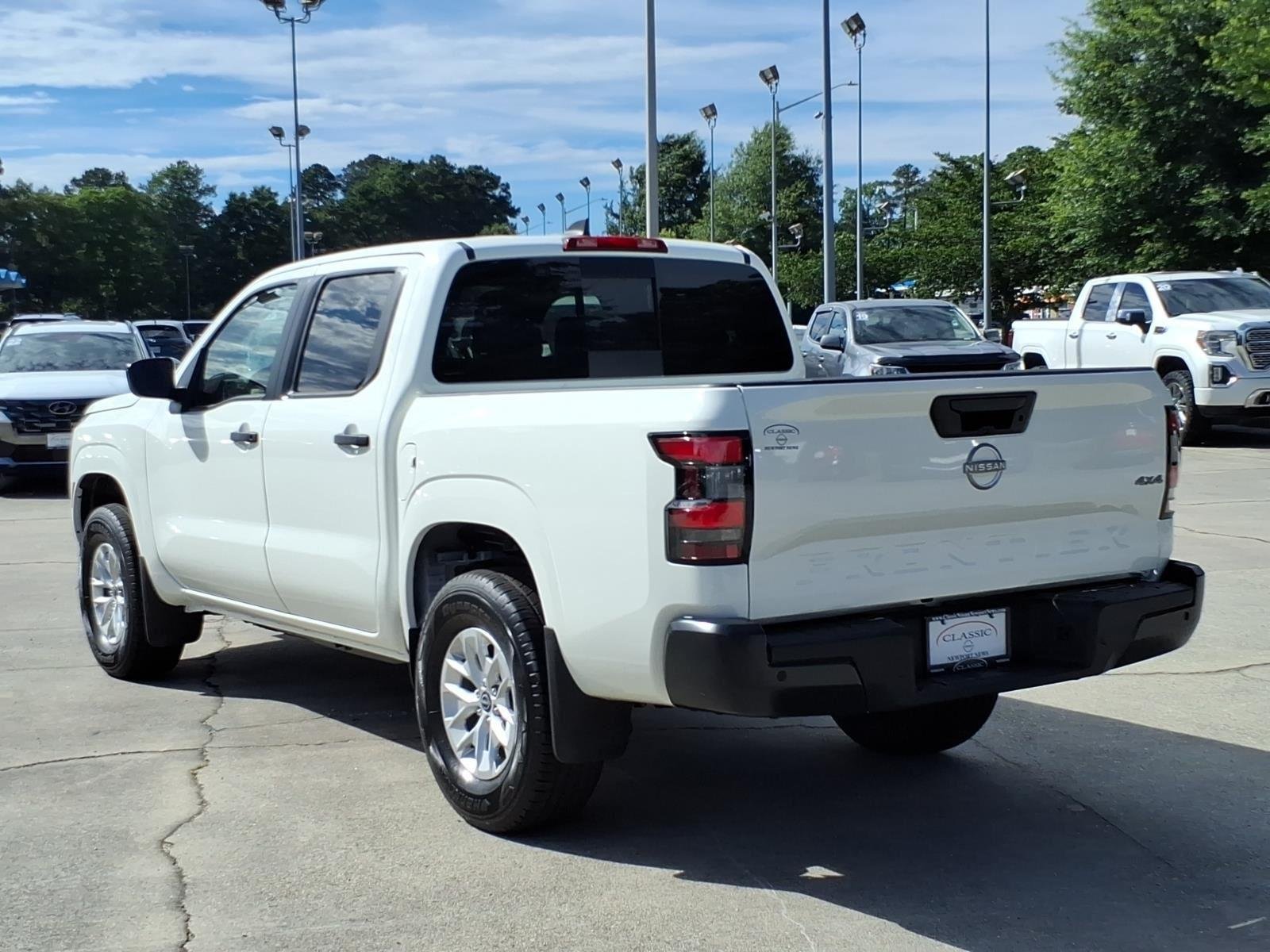 New 2026 Glacier White Nissan Crew Cab S image 10