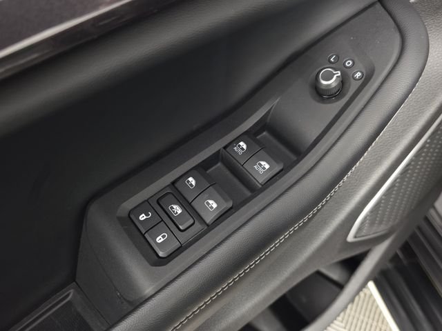 Used 2022 Gray Jeep Laredo image 22