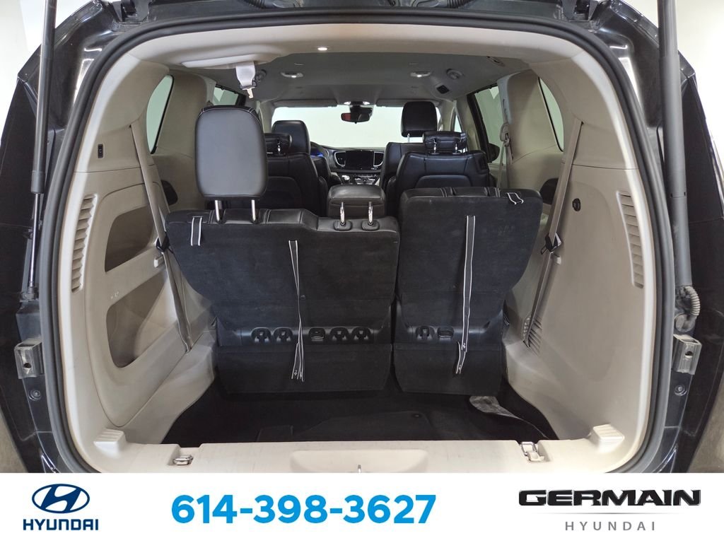 Used 2023 Black Chrysler Touring L image 21