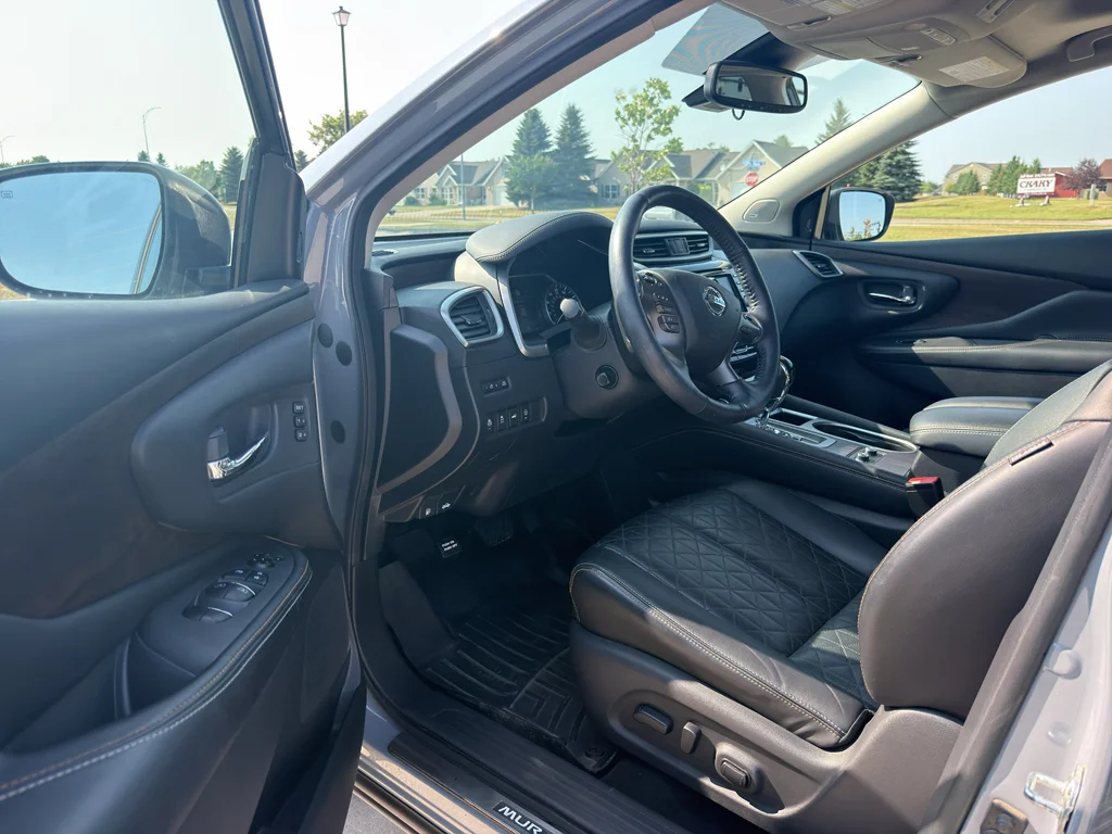 Used 2021 Boulder Gray Pearl Nissan Platinum image 11