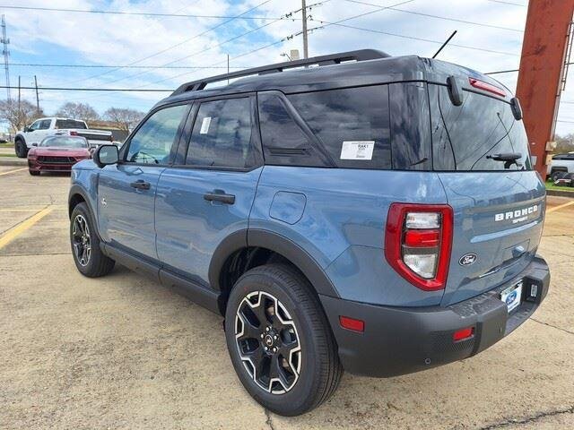 New 2026 Azure Gray Metallic Tri-Coat Ford Outer Banks® image 3