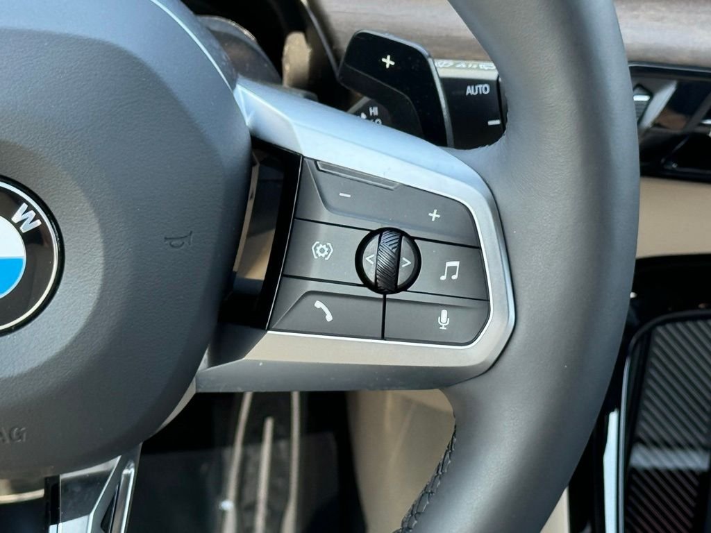 Used 2025  BMW xDrive28i image 28
