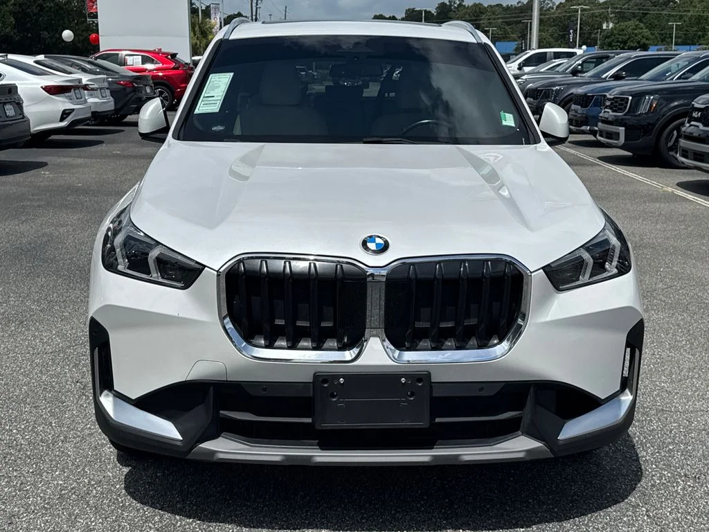 Used 2023 White BMW xDrive28i image 8
