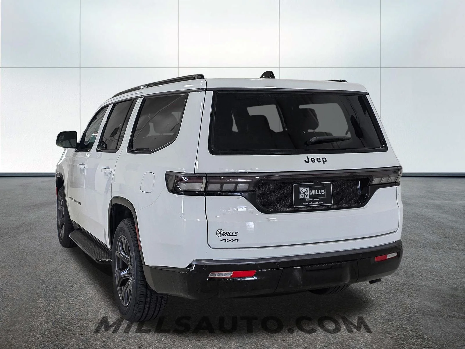 New 2026 Bright White Clear-Coat Exterior Paint Jeep Limited Altitude image 5