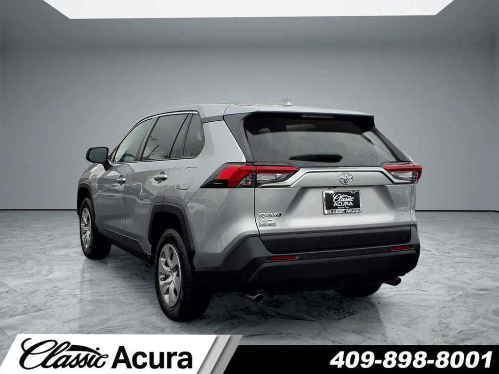 Used 2023 Silver Sky Metallic Toyota LE FWD (Natl) image 5