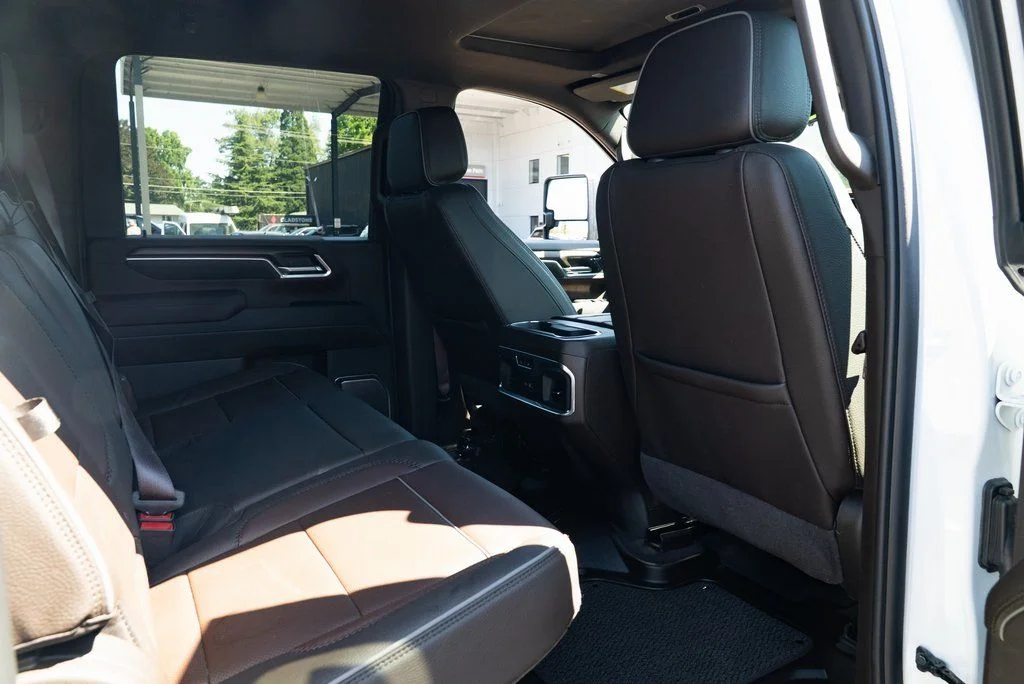 Used 2025 White GMC Denali image 24