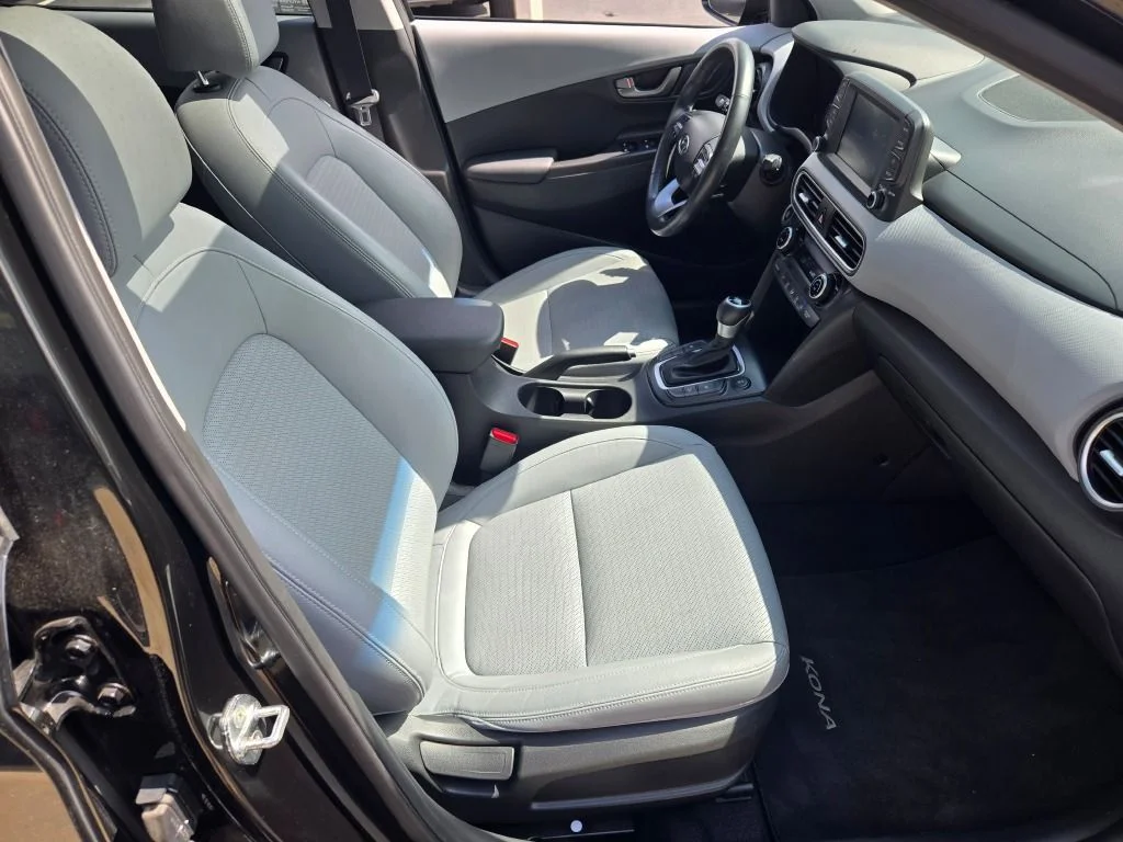 Used 2021 Black Hyundai Limited image 5