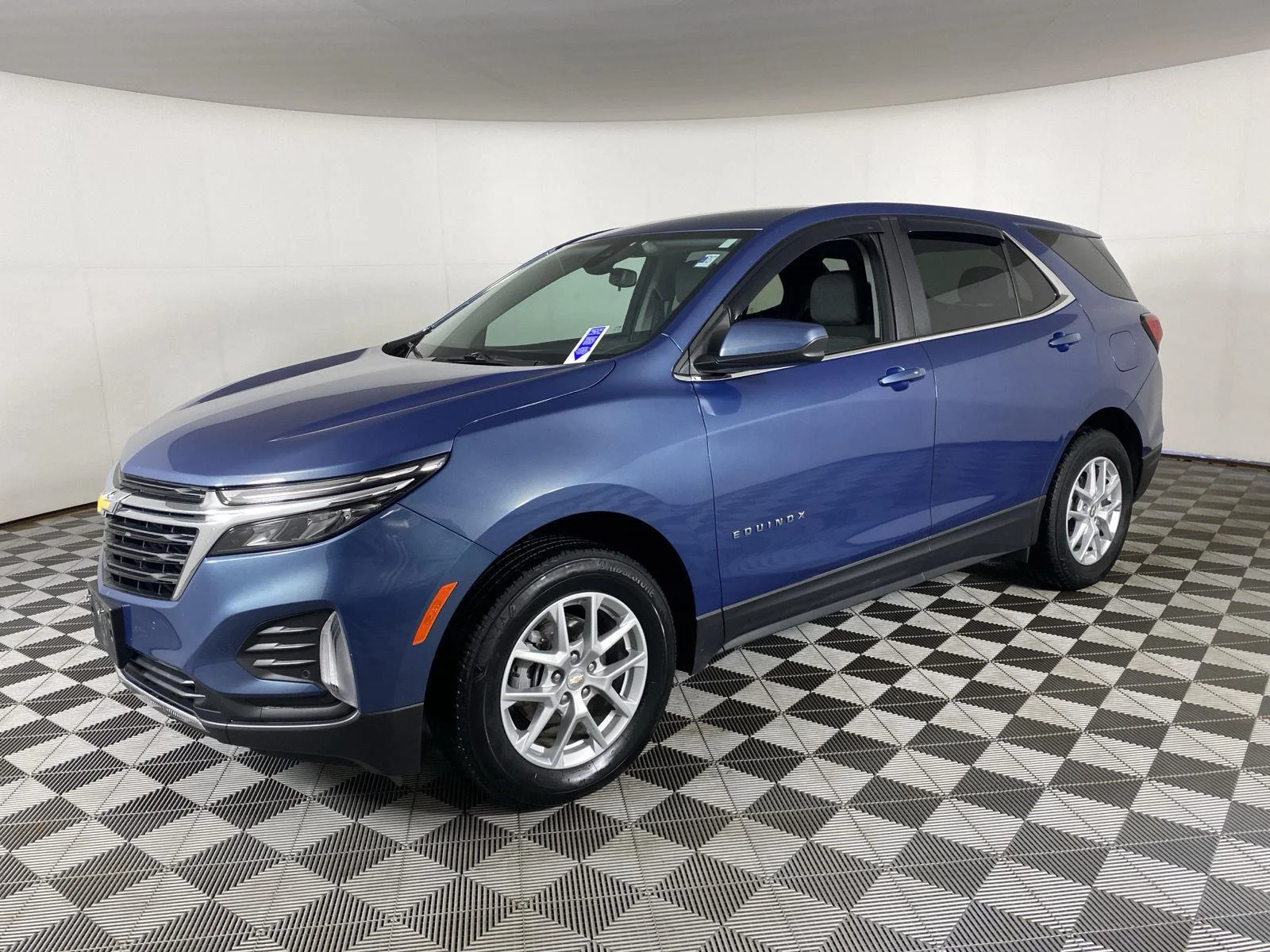 Used 2024 Lakeshore Blue Metallic Chevrolet LT image 3