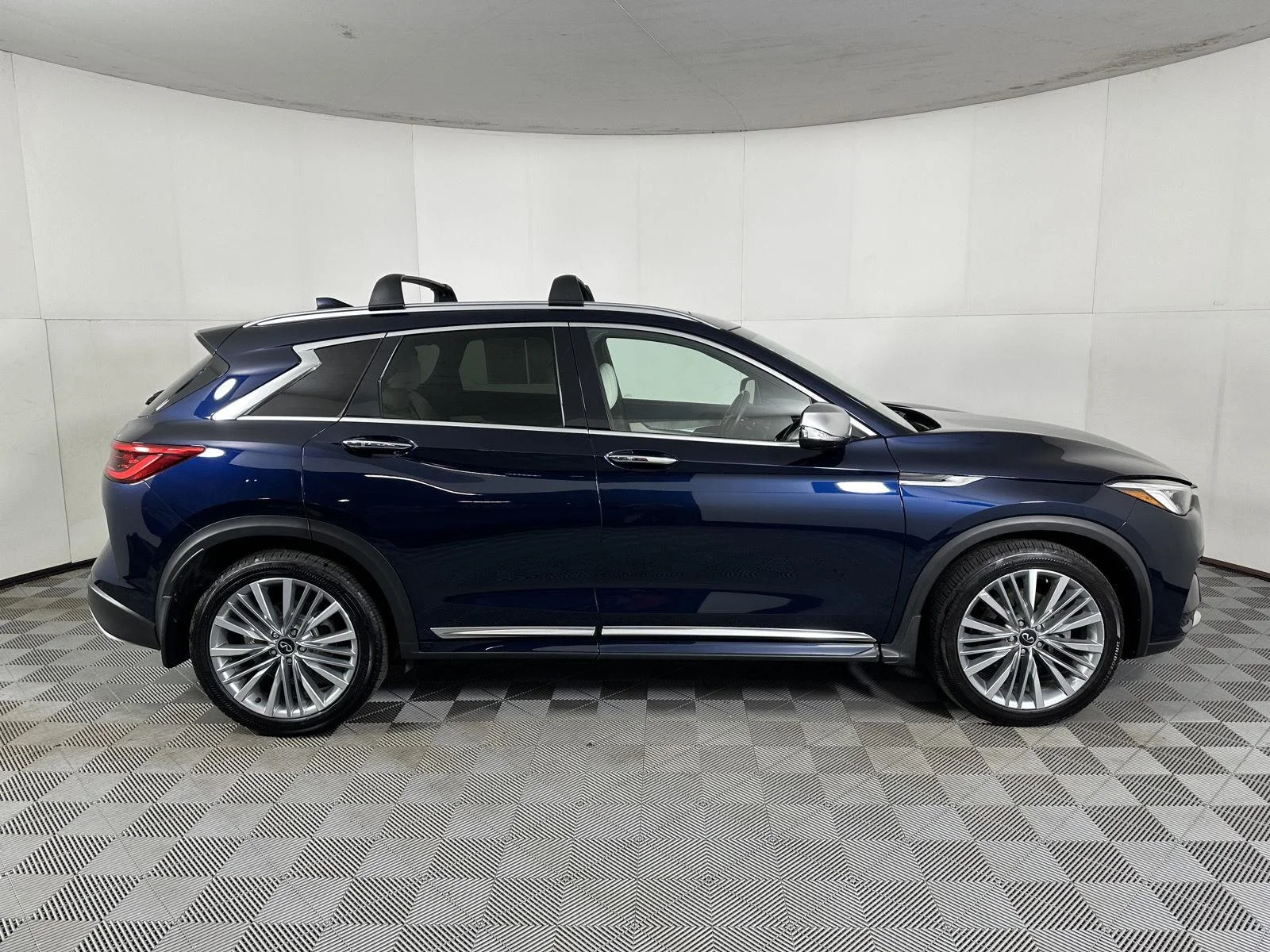 Used 2023 Hermosa Blue INFINITI AUTOGRAPH image 7