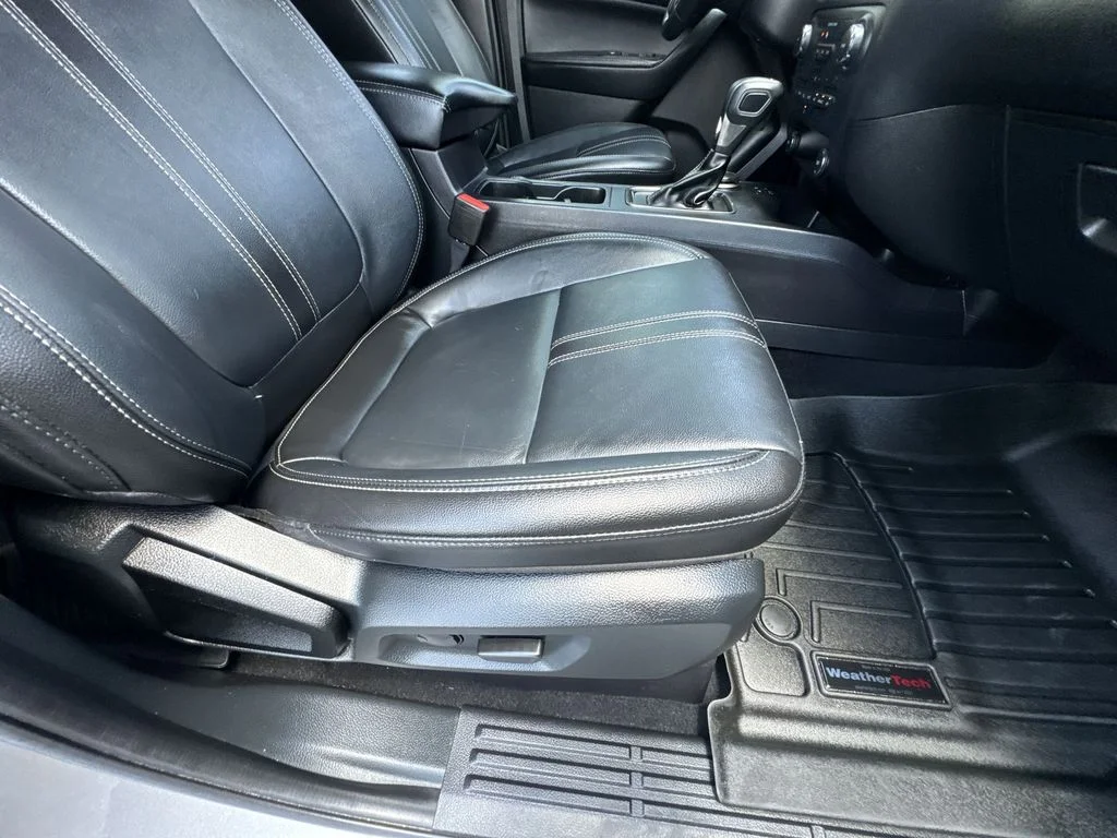Used 2021 Silver Ford Lariat image 27