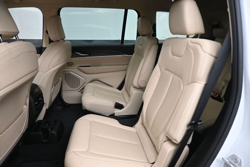 Used 2021 White Jeep Limited image 10