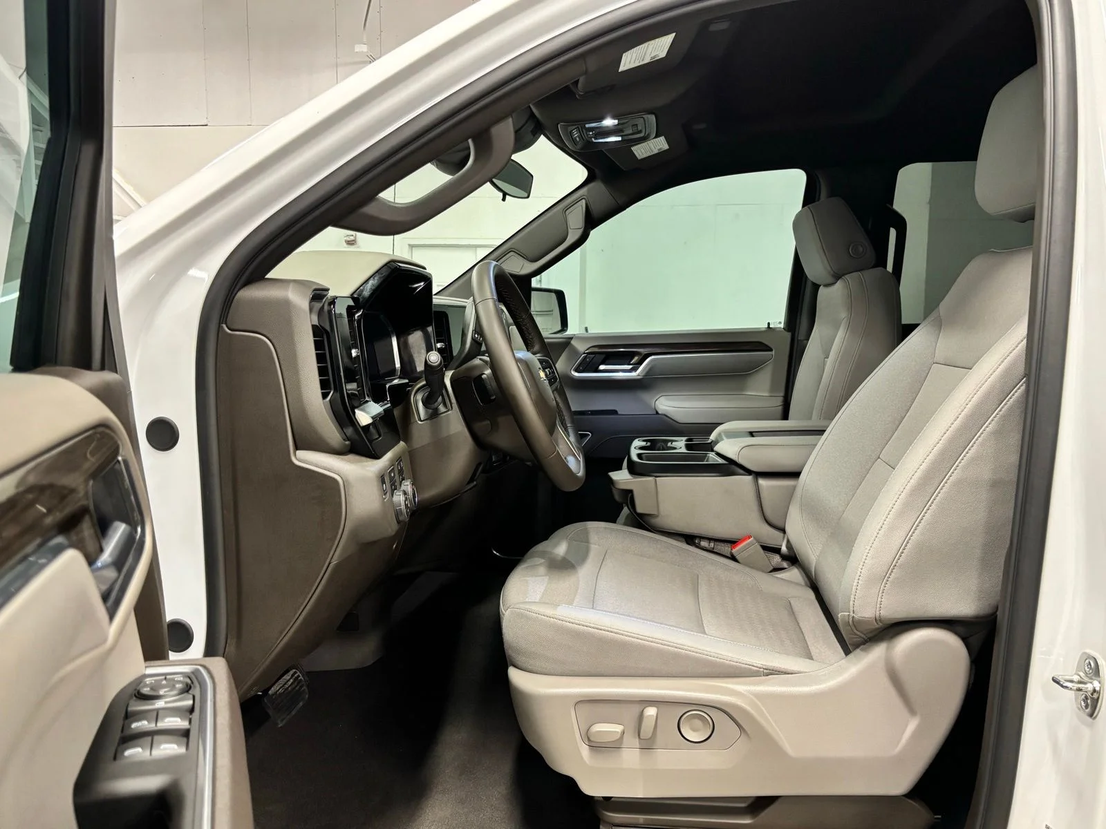Used 2026 White Chevrolet LT image 16