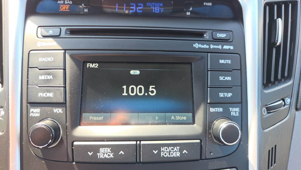 Used 2014 Black Hyundai GLS image 34