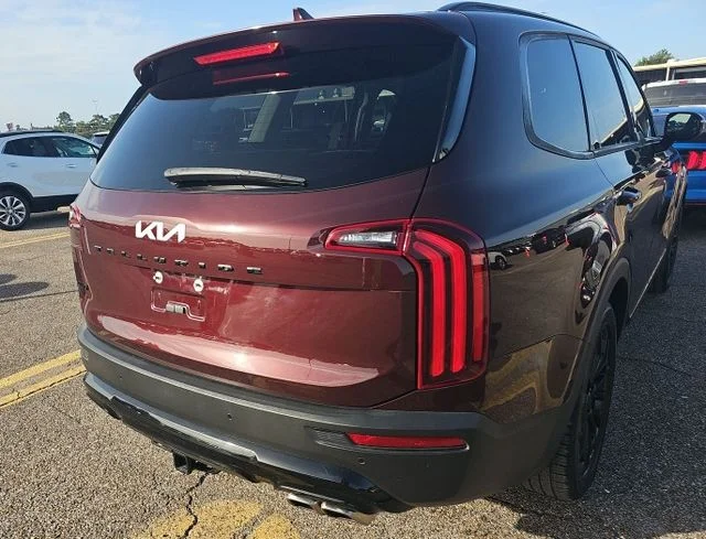 Used 2022 Purple Kia SX image 2