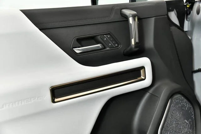 2025 GMC HUMMER EV 3X - Photo 10