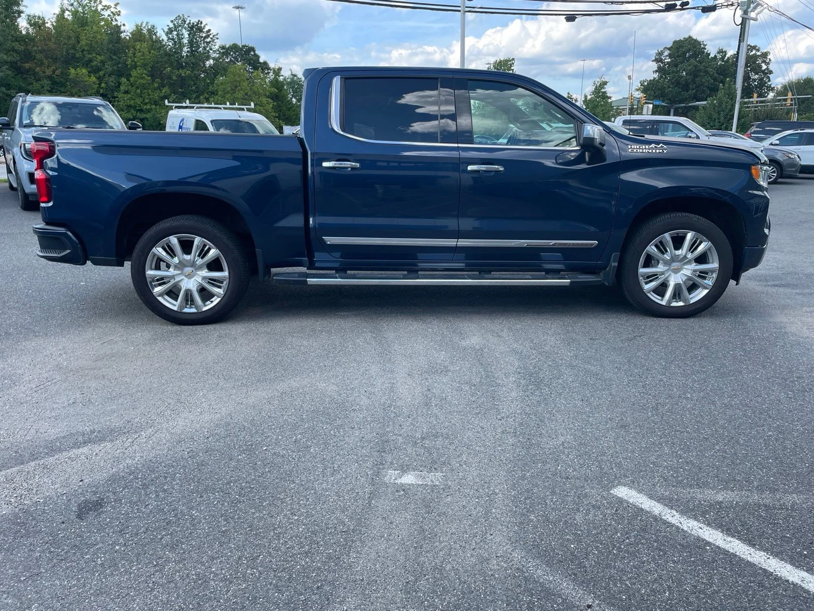 Used 2022 Blue Chevrolet High Country image 2
