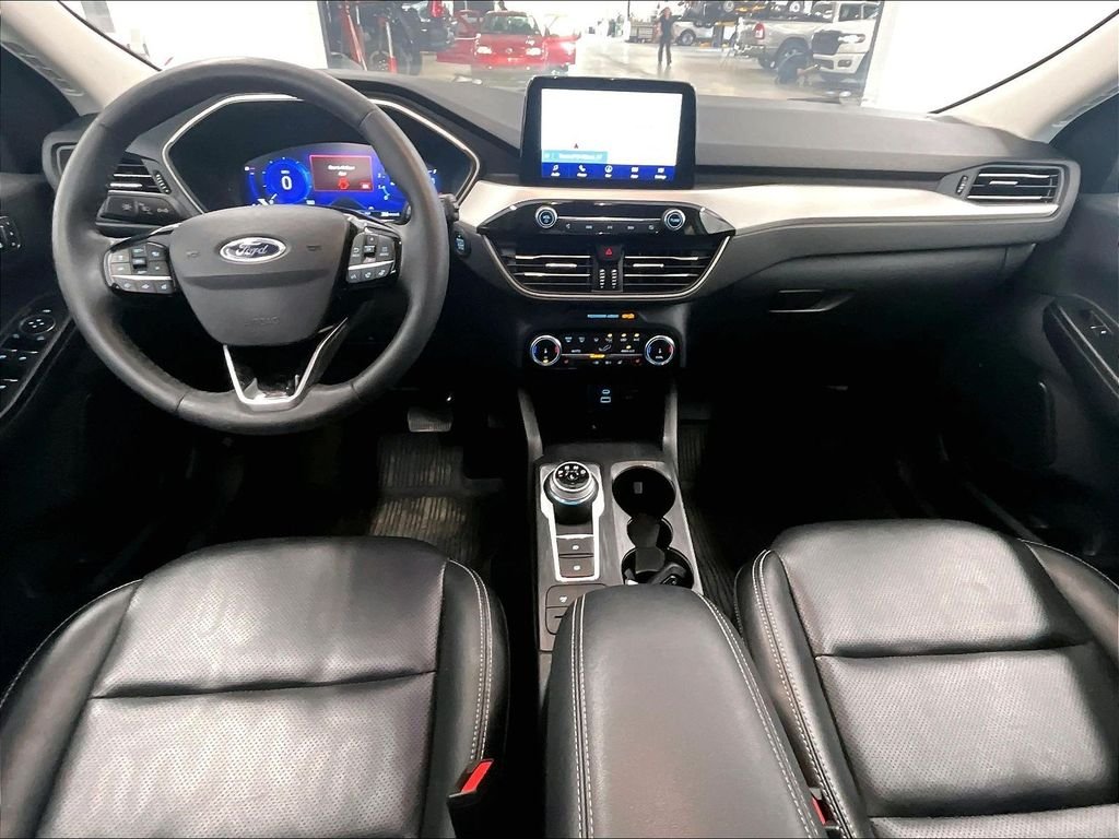 Used 2022 Black Metallic Ford SEL image 21