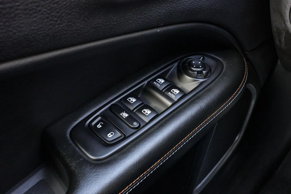 Used 2020 White Jeep Latitude image 27