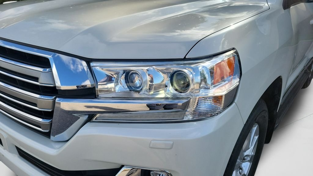Certified Used 2021 White Toyota Base image 27