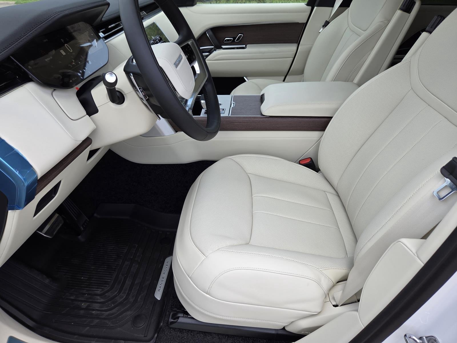 New 2026 Ostuni Pearl White LAND ROVER SE 7 Seats image 30