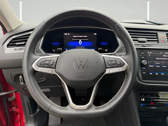2023 Volkswagen Tiguan SE - Photo 18