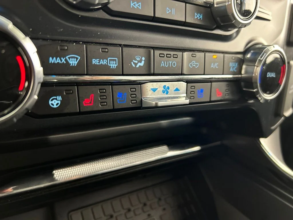 Used 2025 Silver Ford Lariat image 20