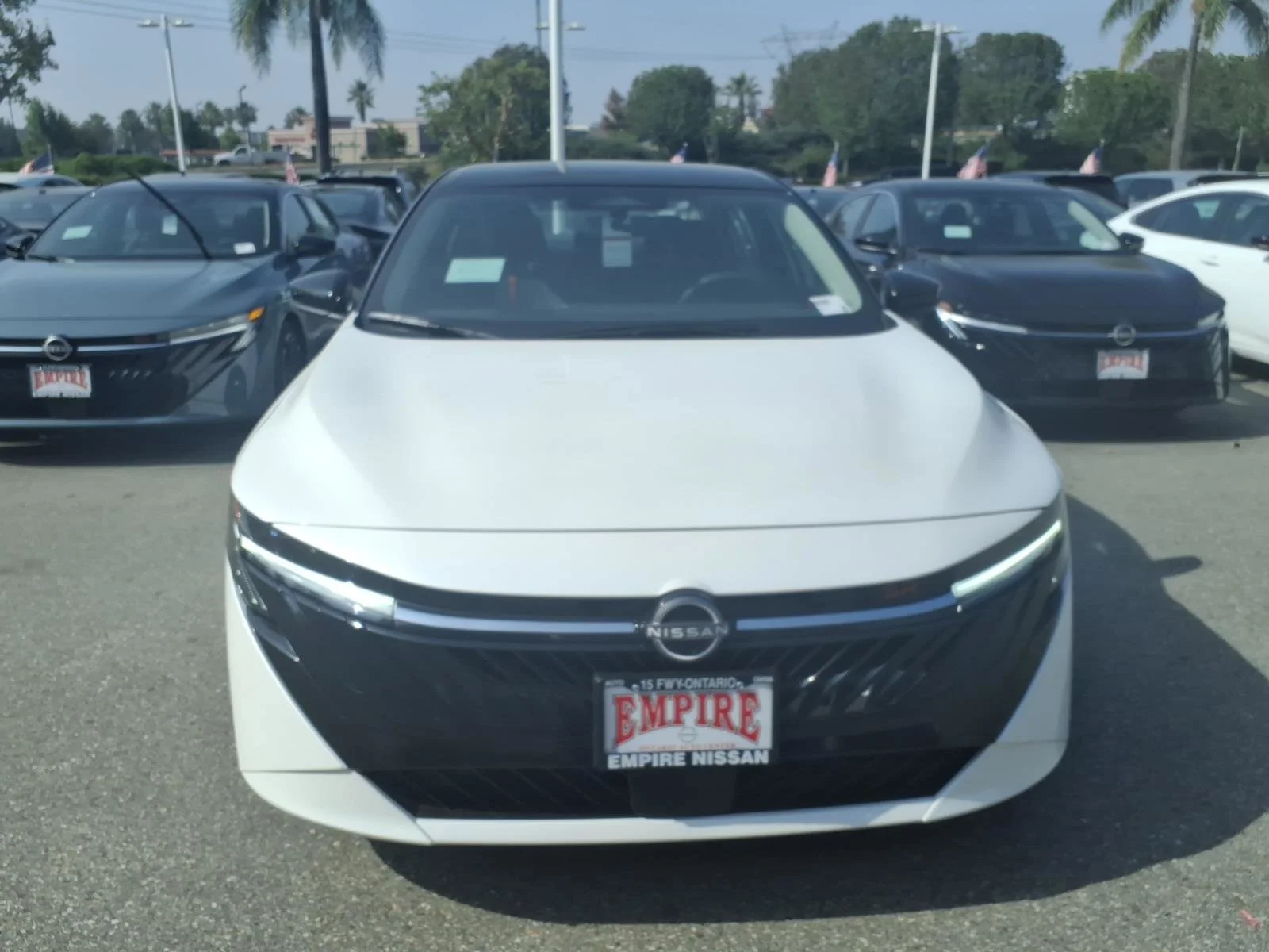 New 2026 Aspen White TriCoat / Super Black Two-tone Nissan SR image 3