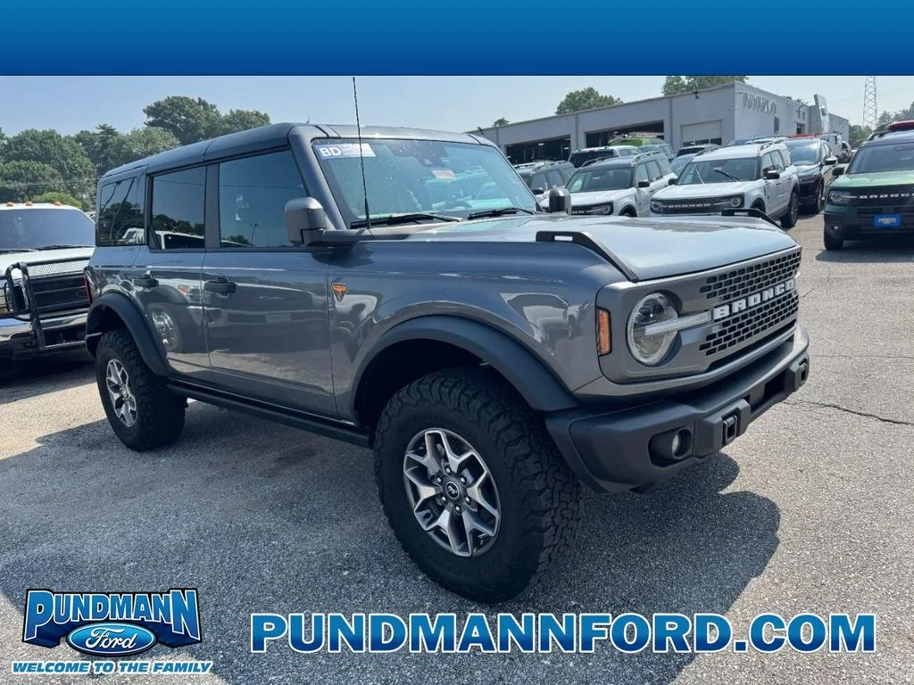 Used 2025 Carbonized Gray Metallic Ford Badlands image 1
