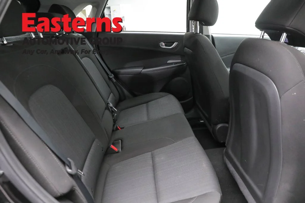 Used 2022 Black Hyundai SEL image 23