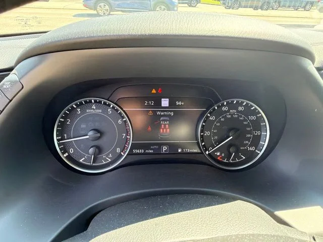 Used 2023 White Nissan Platinum image 12