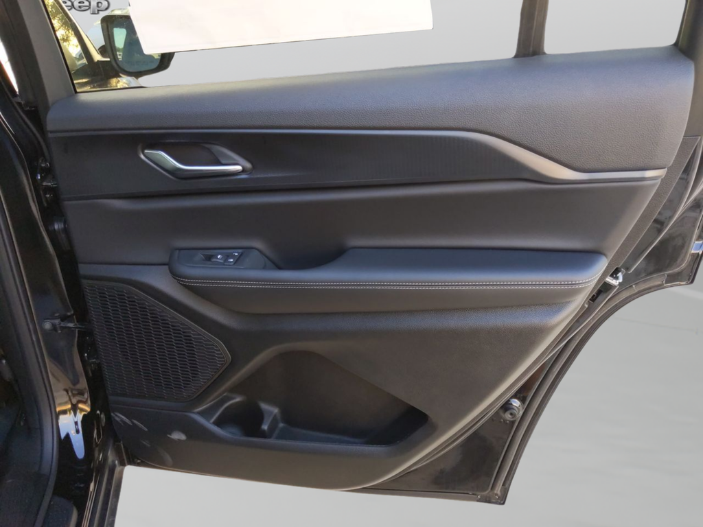 2025 Jeep Grand Cherokee L Laredo - Photo 33