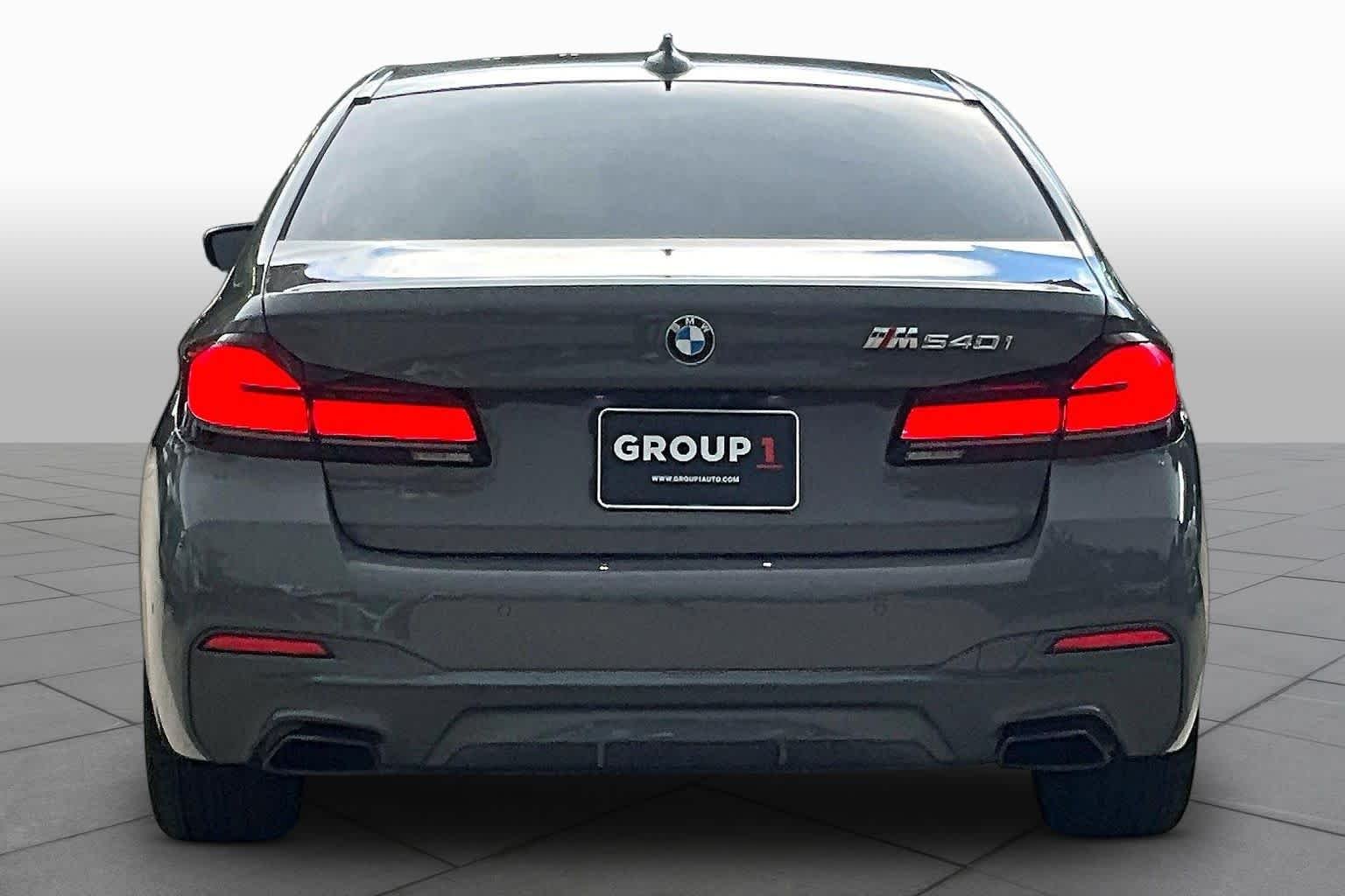 Used 2021 Bernina Grey Amber Effect Metallic BMW 540i image 4