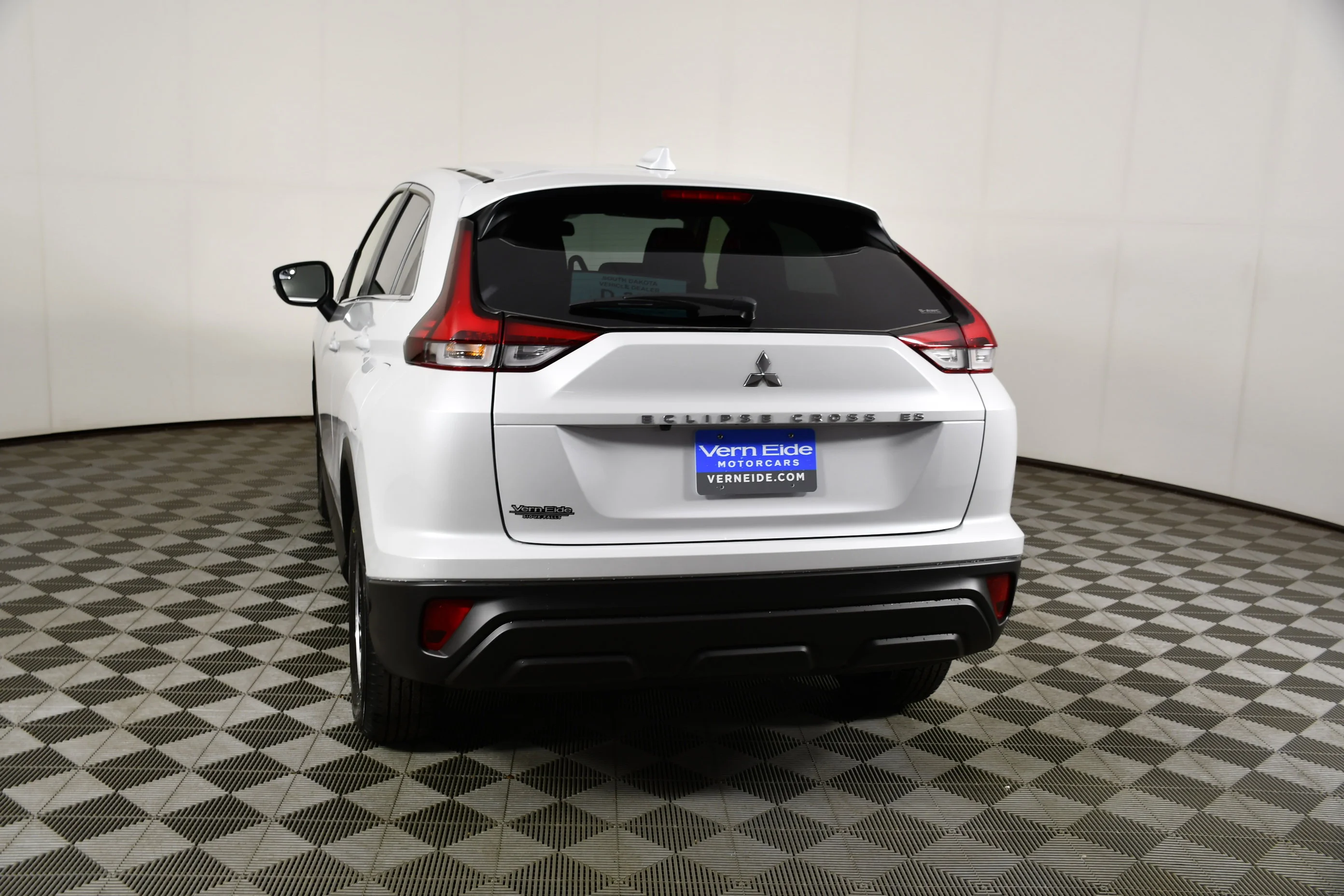 New 2026 White Diamond Mitsubishi ES image 7