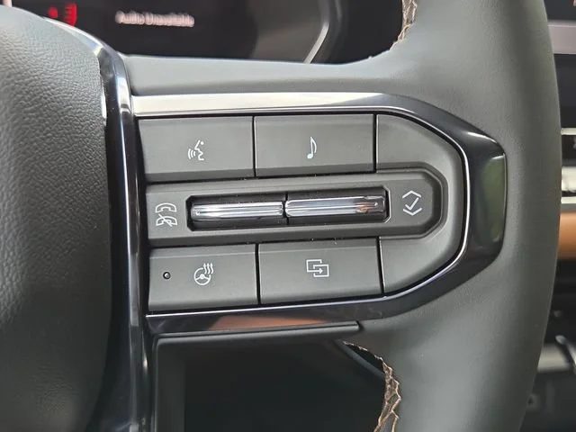 2026 GMC Canyon AT4 - Photo 17