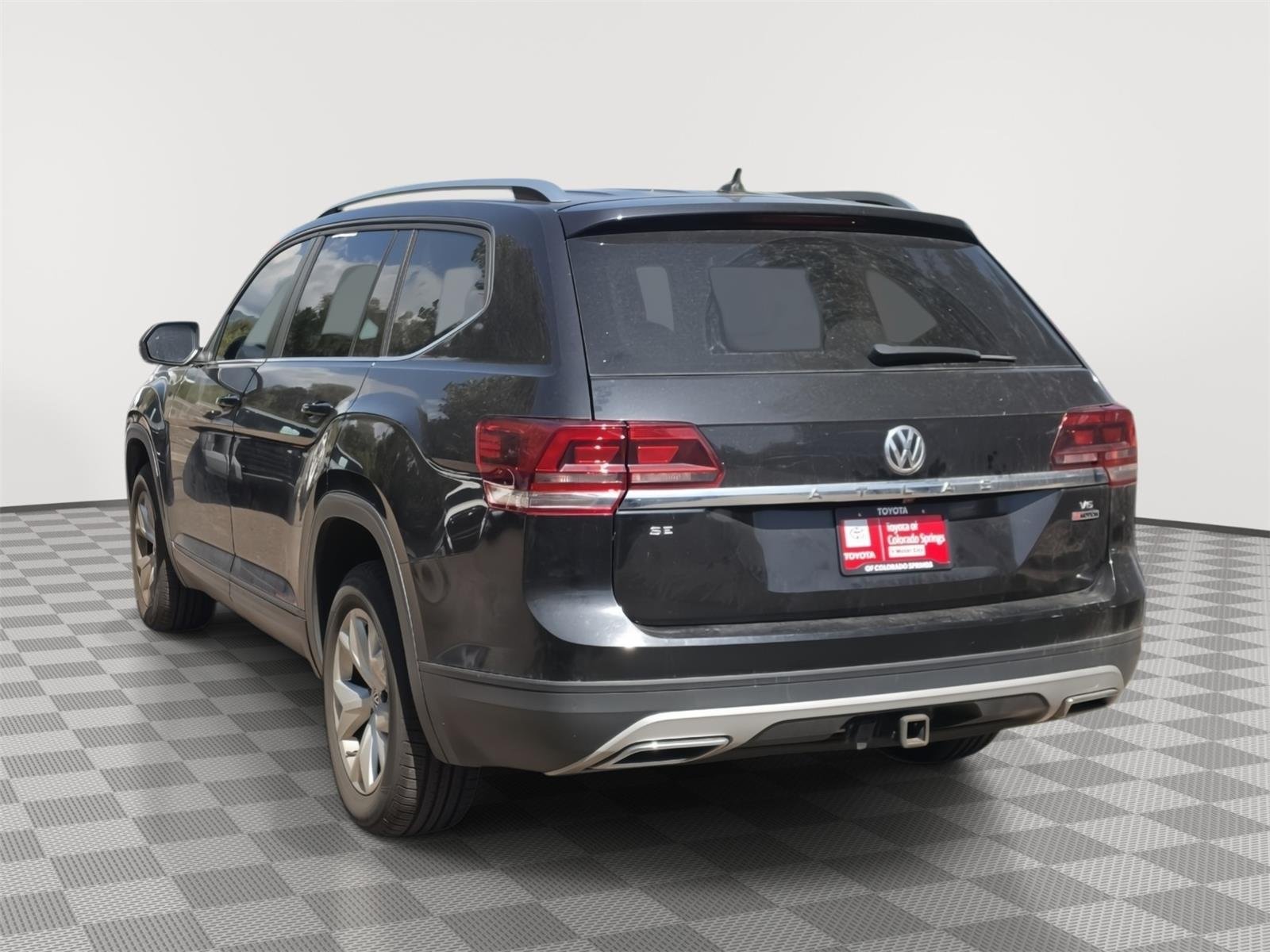 Used 2019 Deep Black Pearl Volkswagen 3.6L V6 SE image 5
