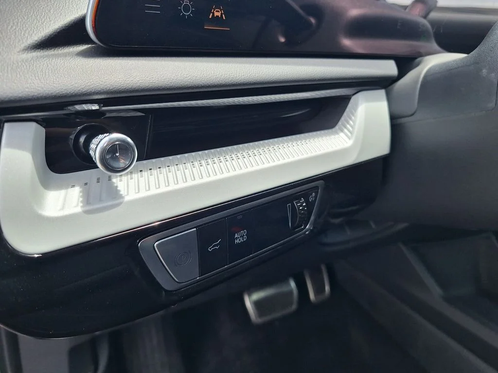 2026 Cadillac OPTIQ Luxury - Photo 25