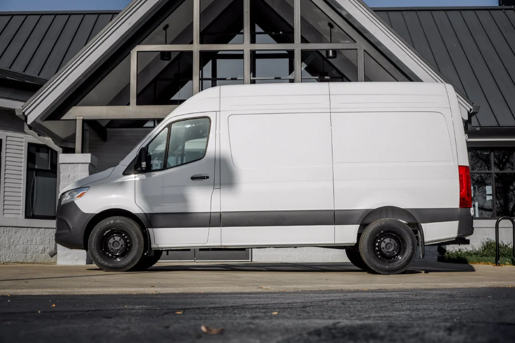 New 2026 Arctic+White Mercedes-Benz Cargo 144 WB image 3
